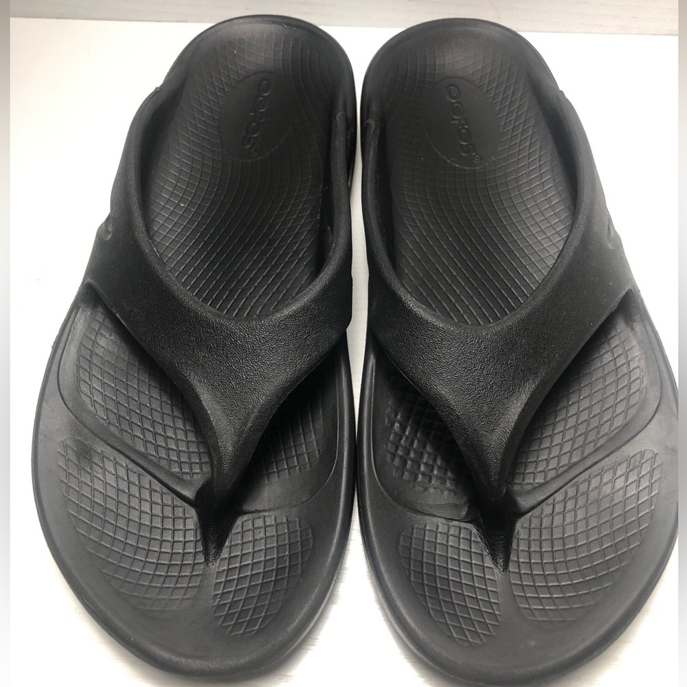 OOFOS Sandals Unisex Women 7/Men 5 Black Flip Flop Recovery Comfort